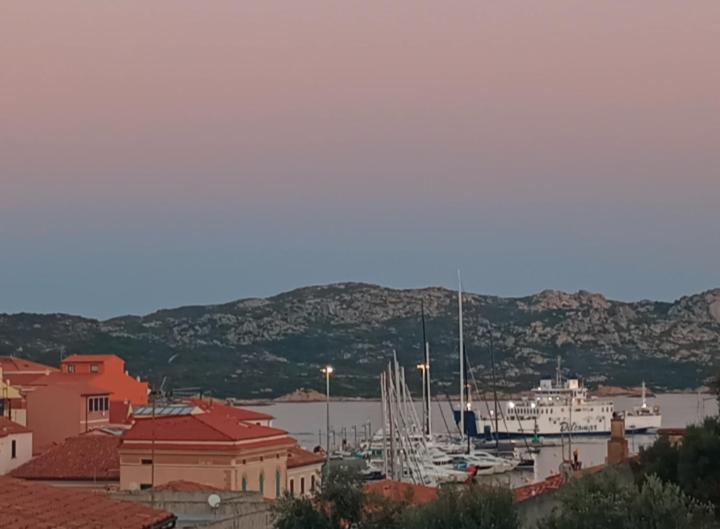 Appartamento La Terrazza - Localita Cala Gavetta La Maddalena  Dış mekan fotoğraf